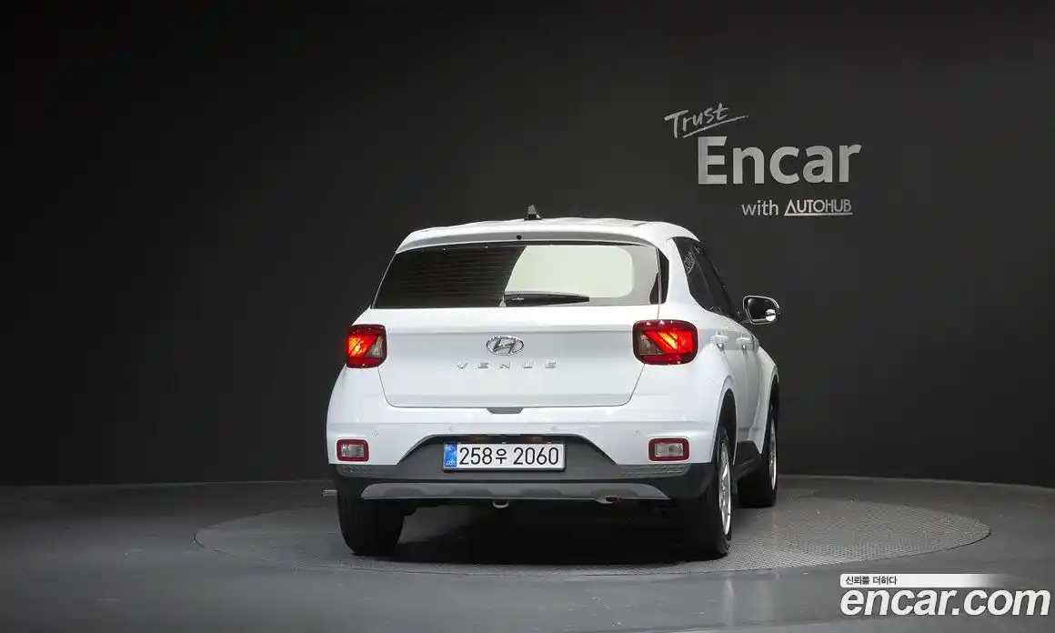 Hyundai Venue 2025 1.6 автомат (гидро), фото 4