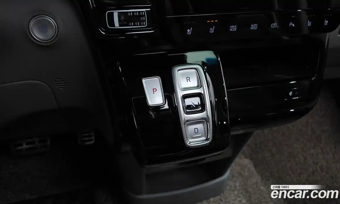 Hyundai Staria 2021 3.5 автомат (гидро), фото 11