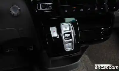 Hyundai Staria 2021 3.5 автомат (гидро), миниатюра 11