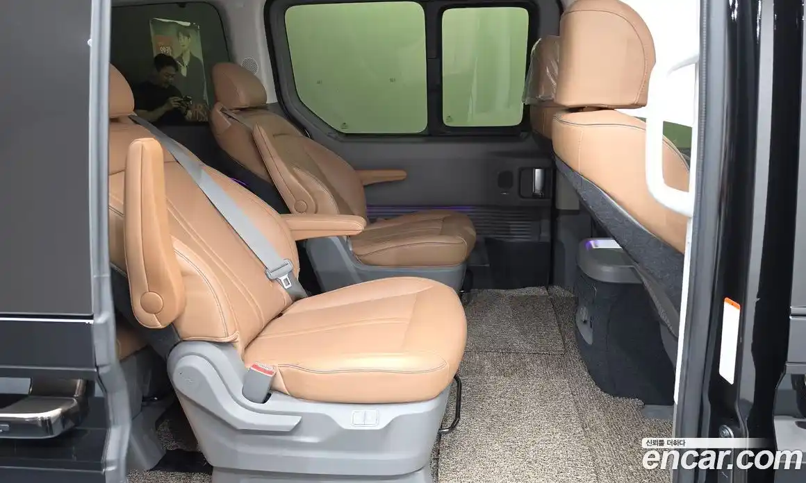 Hyundai Staria 2021 3.5 автомат (гидро), фото 16