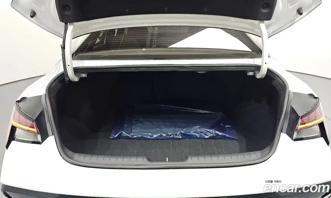 Hyundai Avante 2025 1.6 автомат (гидро), фото 15