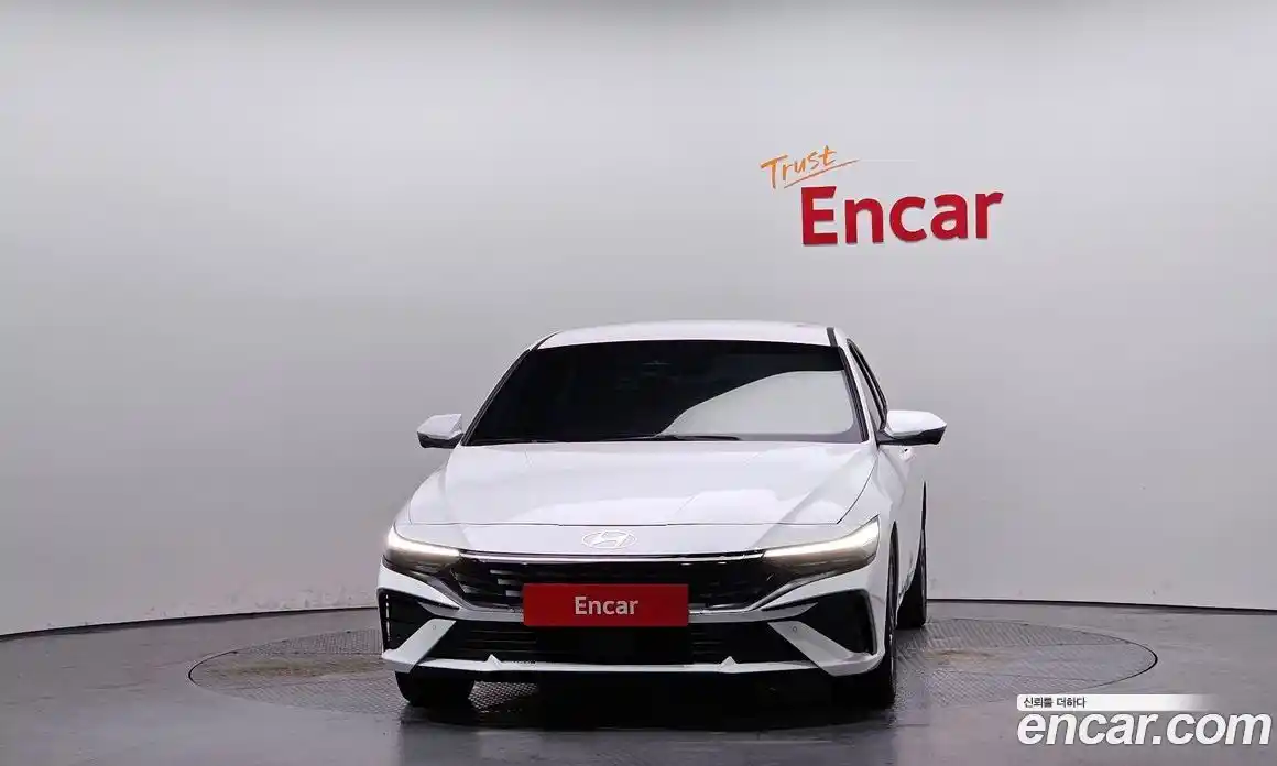Hyundai Avante 2025 1.6 автомат (гидро), фото 3