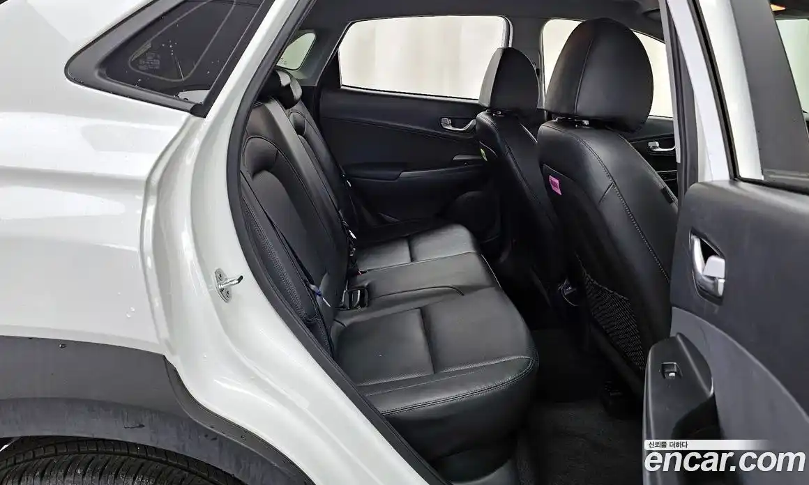 Hyundai Kona 2021 1.6 автомат (гидро), фото 12