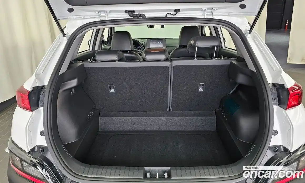 Hyundai Kona 2021 1.6 автомат (гидро), фото 20