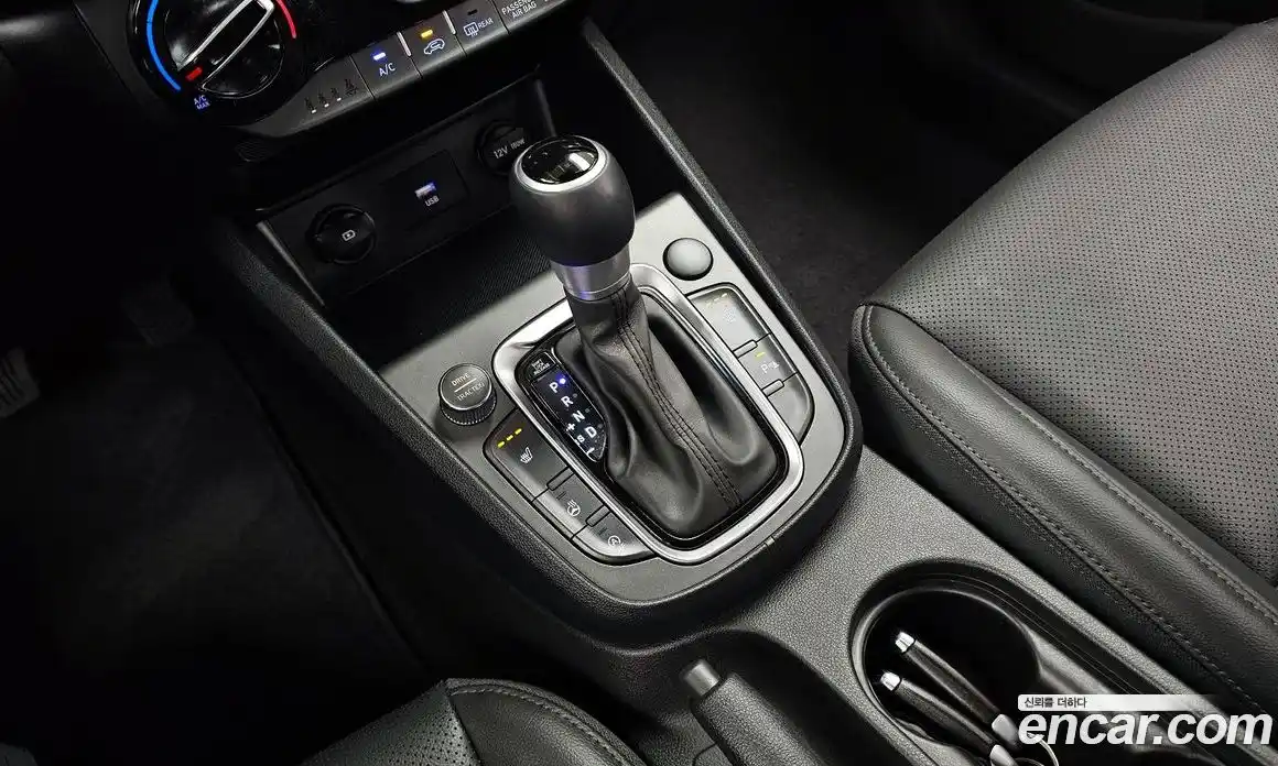 Hyundai Kona 2021 1.6 автомат (гидро), фото 9