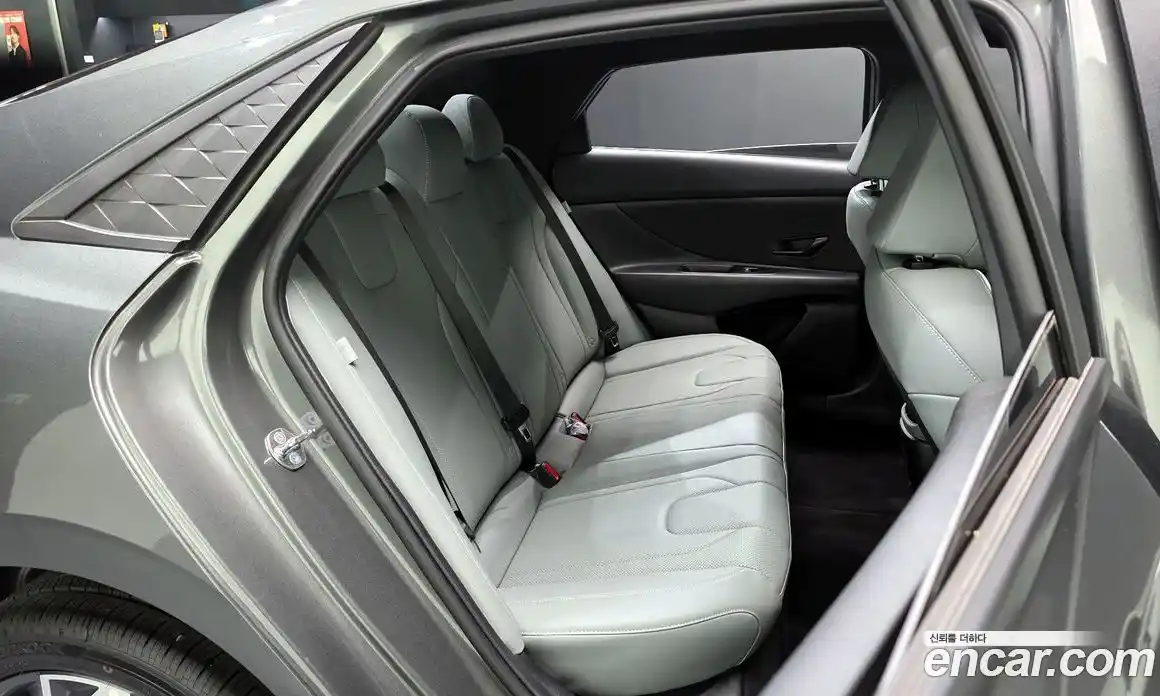 Hyundai Avante 2025 1.6 автомат (гидро), фото 17
