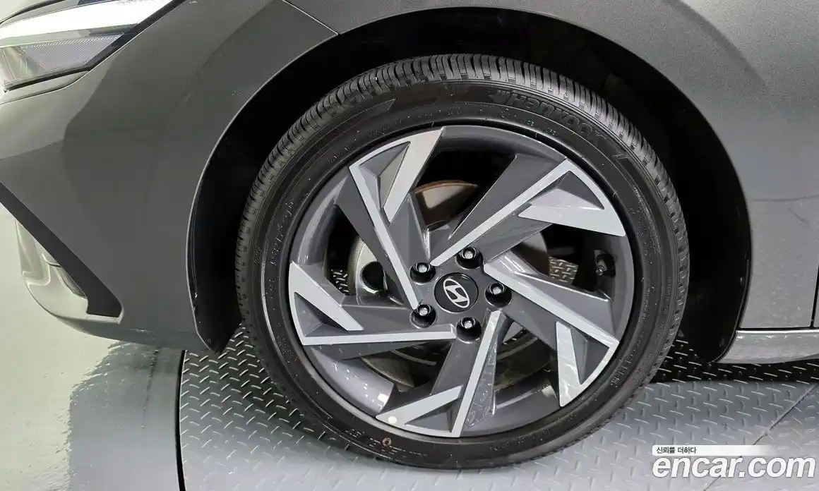 Hyundai Avante 2025 1.6 автомат (гидро), фото 5