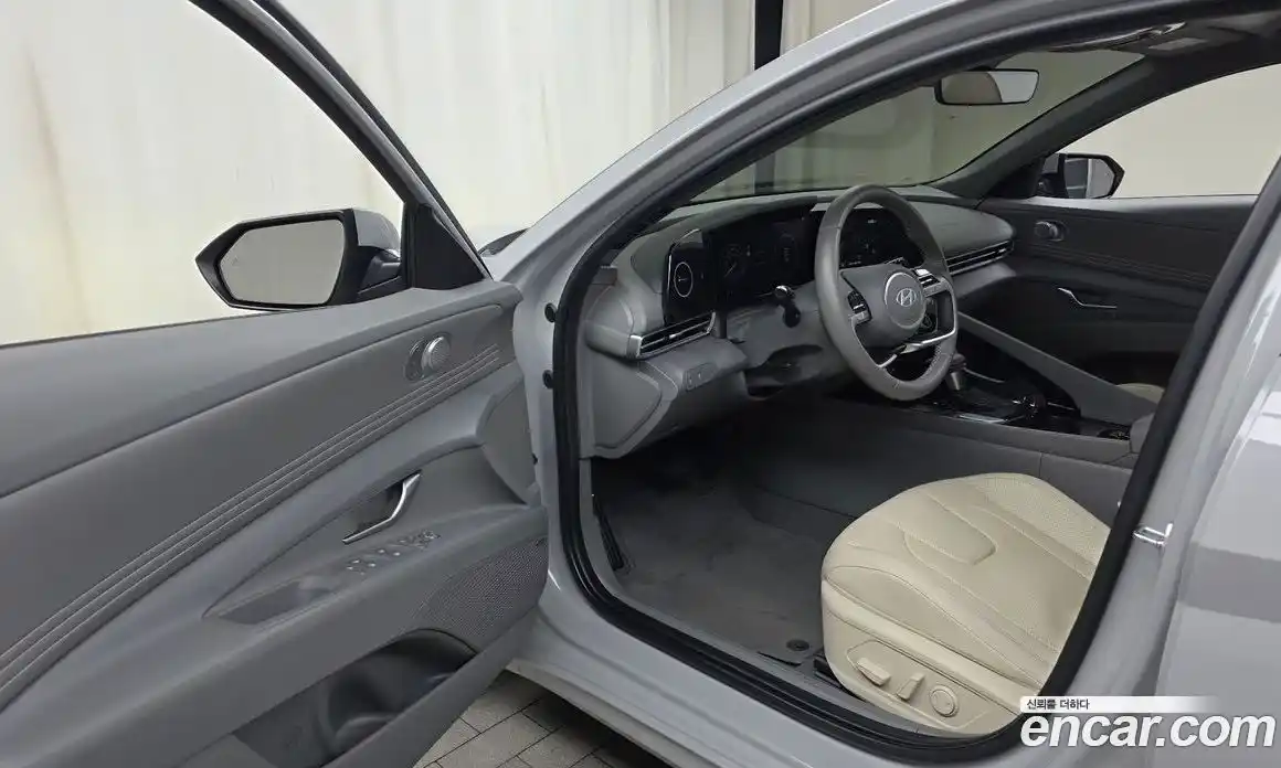 Hyundai Avante 2024 1.6 автомат (гидро), фото 13