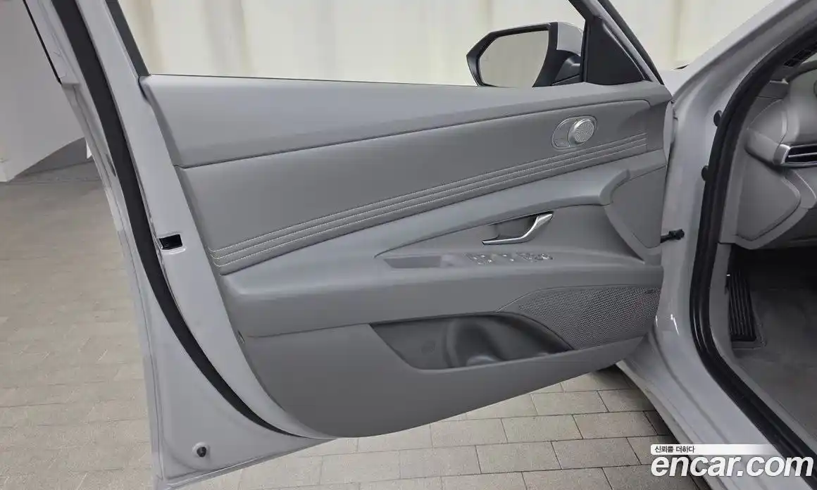 Hyundai Avante 2024 1.6 автомат (гидро), фото 14