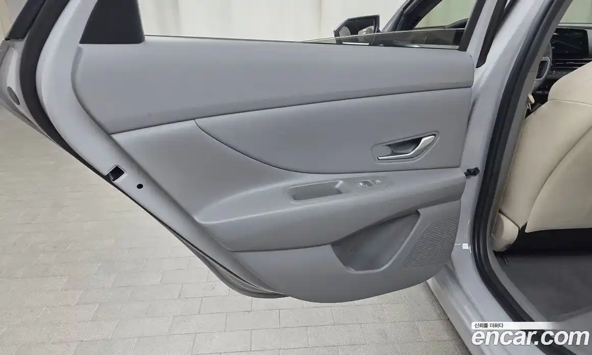 Hyundai Avante 2024 1.6 автомат (гидро), фото 15