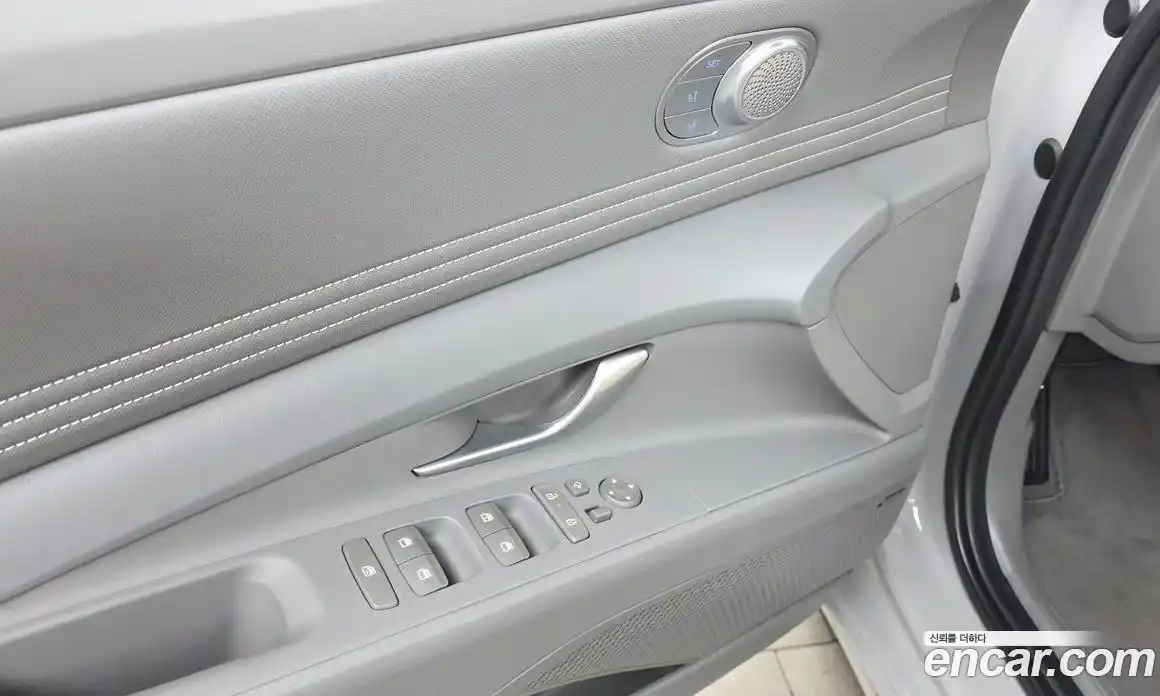 Hyundai Avante 2024 1.6 автомат (гидро), фото 26