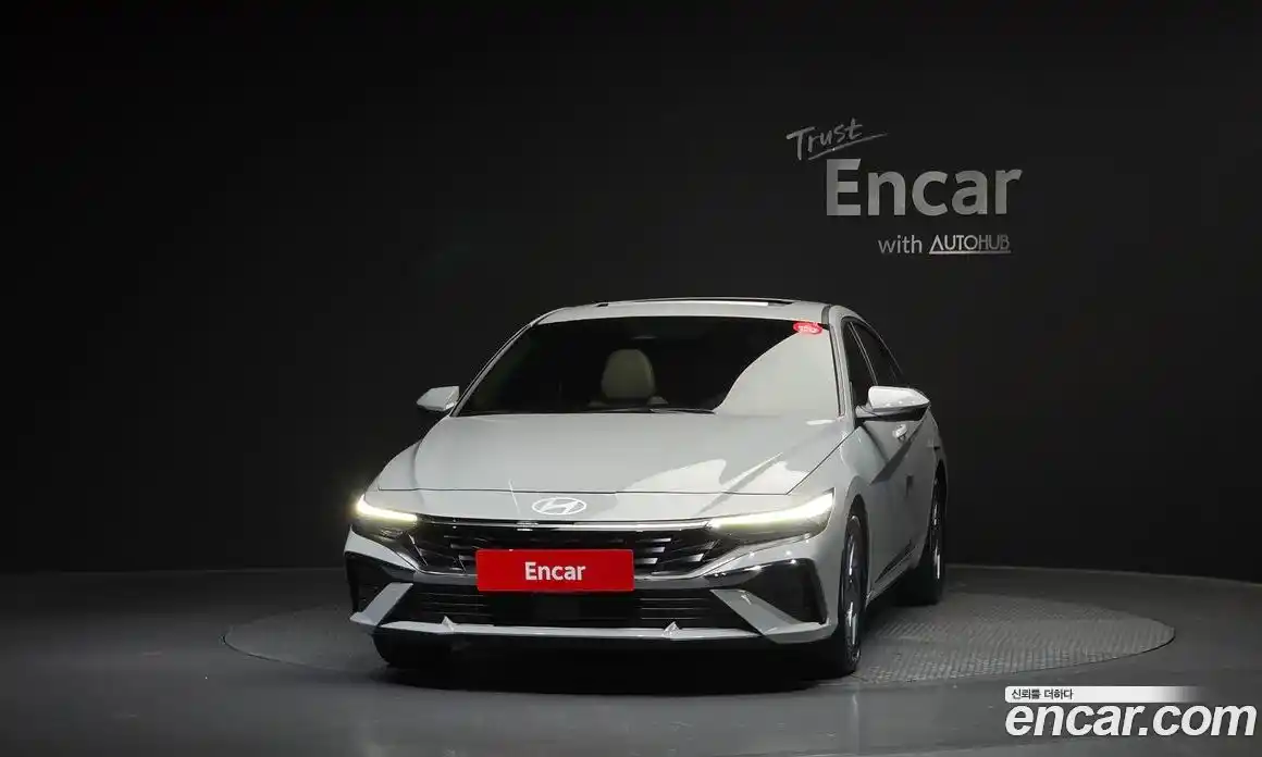 Hyundai Avante 2024 1.6 автомат (гидро), фото 3