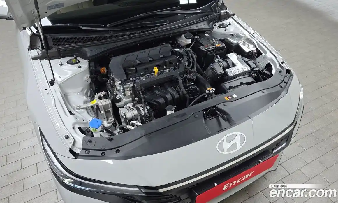 Hyundai Avante 2024 1.6 автомат (гидро), фото 6