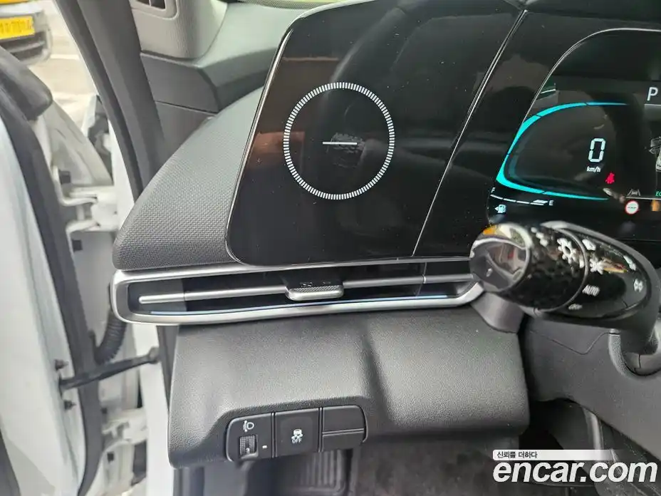 Hyundai Avante 2023 1.6 автомат (гидро), фото 17