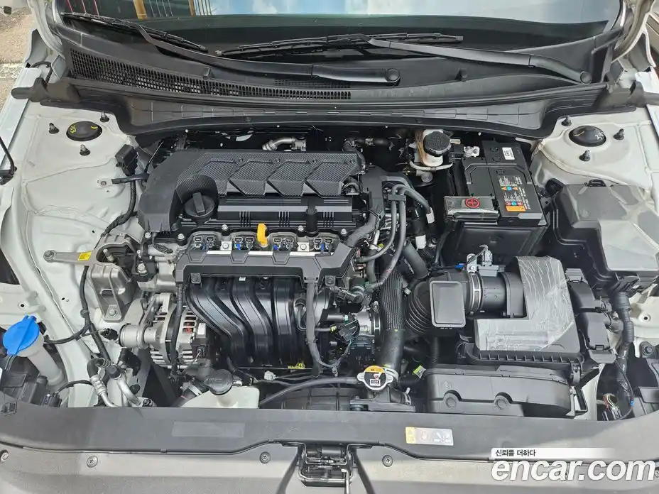 Hyundai Avante 2023 1.6 автомат (гидро), фото 19