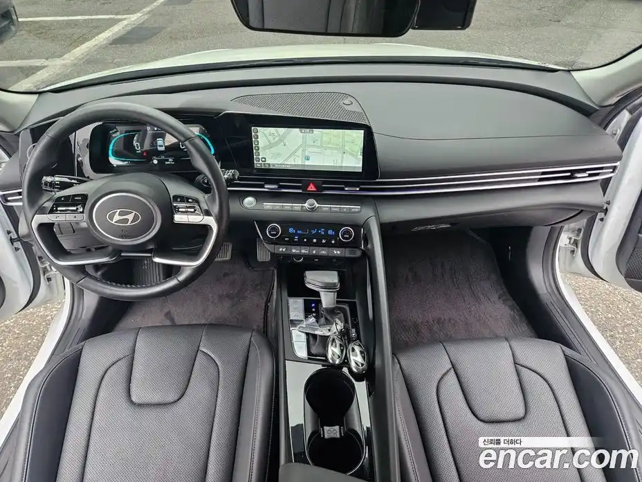 Hyundai Avante 2023 1.6 автомат (гидро), фото 7