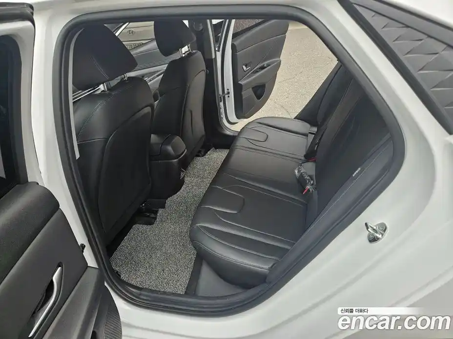 Hyundai Avante 2023 1.6 автомат (гидро), фото 10