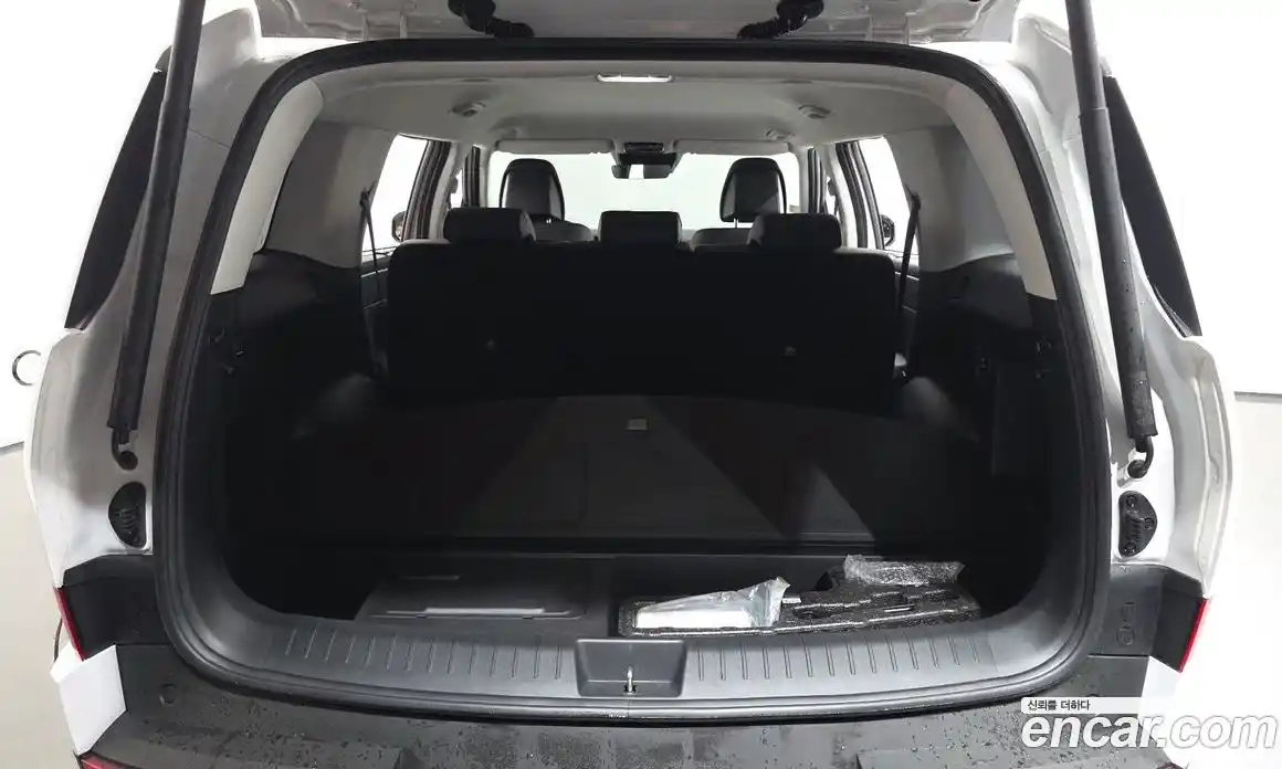 Hyundai Santa Fe 2023 1.6 автомат (гидро), фото 16