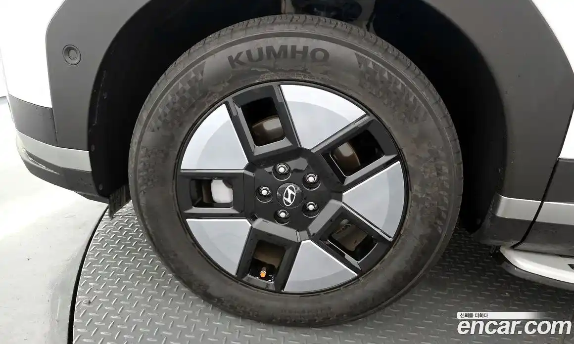 Hyundai Santa Fe 2023 1.6 автомат (гидро), фото 5