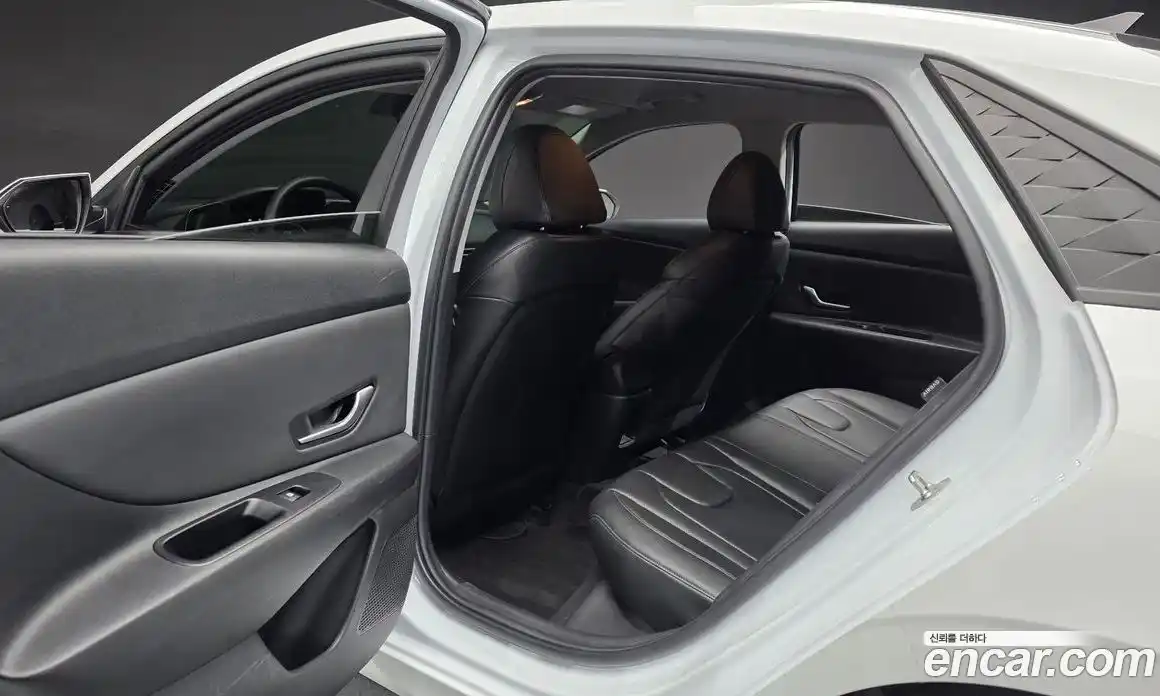 Hyundai Avante 2024 1.6 автомат (гидро), фото 11