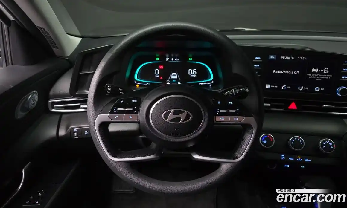 Hyundai Avante 2024 1.6 автомат (гидро), фото 13