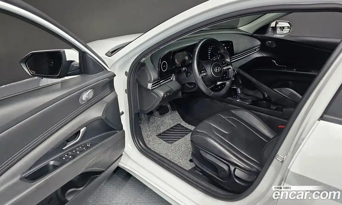 Hyundai Avante 2024 1.6 автомат (гидро), фото 10
