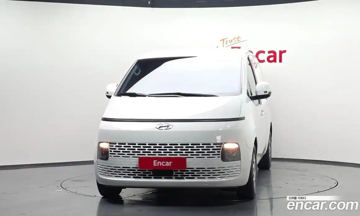 Hyundai Staria 2021 2.2 автомат (гидро), фото 3