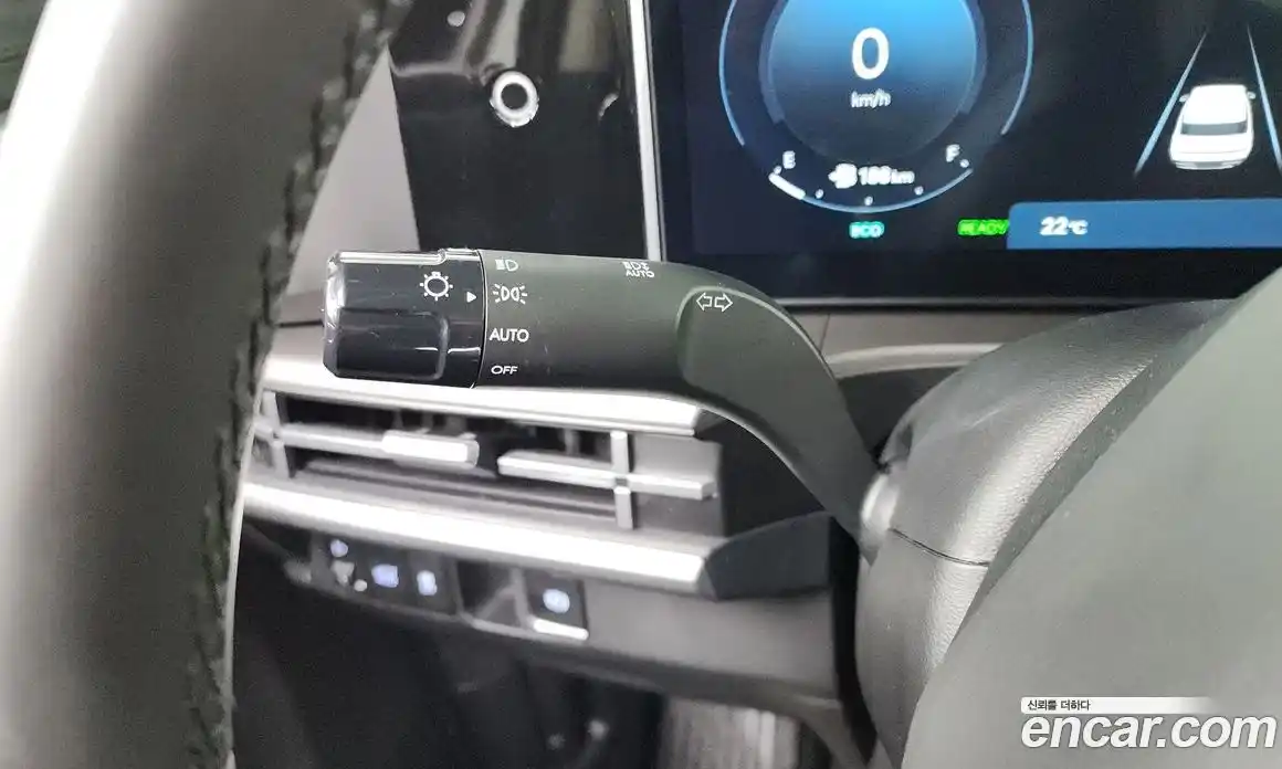 Hyundai Santa Fe 2023 1.6 автомат (гидро), фото 22