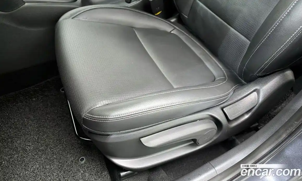 Hyundai Kona 2019 1.6 автомат (гидро), фото 31