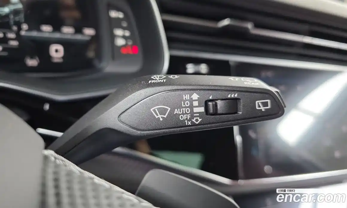 Audi SQ7 2026 4.0 автомат (гидро), фото 26