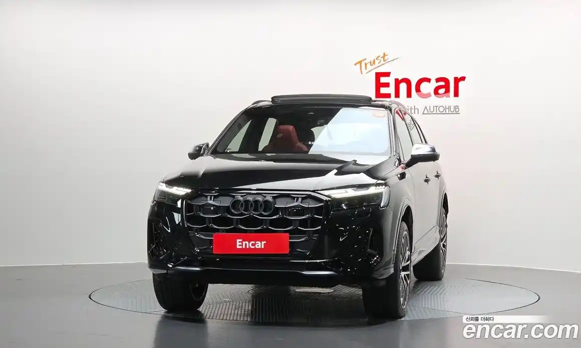 Audi SQ7 2026 4.0 автомат (гидро), фото 3