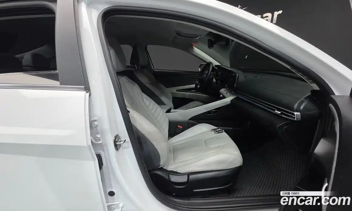 Hyundai Avante 2020 1.6 автомат (гидро), фото 13