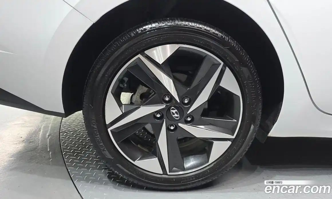 Hyundai Avante 2020 1.6 автомат (гидро), фото 5