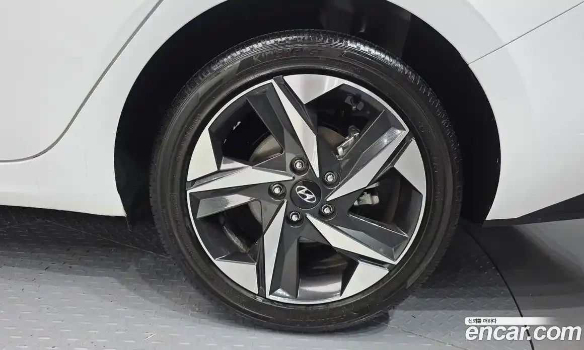 Hyundai Avante 2020 1.6 автомат (гидро), фото 7