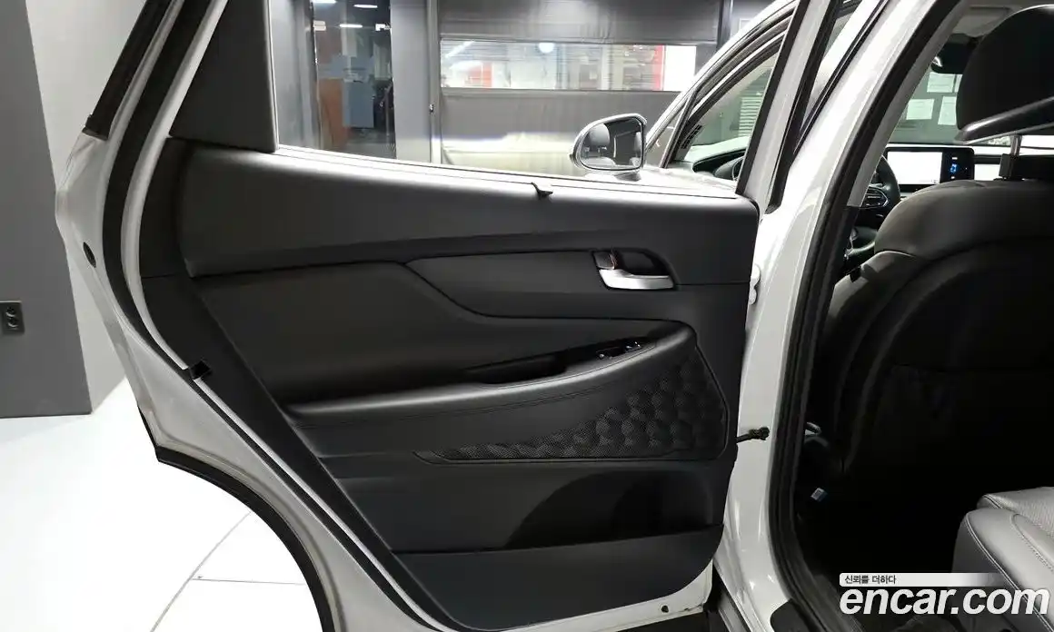 Hyundai Santa Fe 2021 1.6 автомат (гидро), фото 15