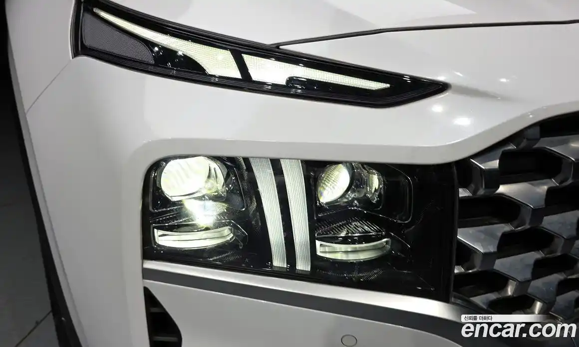 Hyundai Santa Fe 2021 1.6 автомат (гидро), фото 8