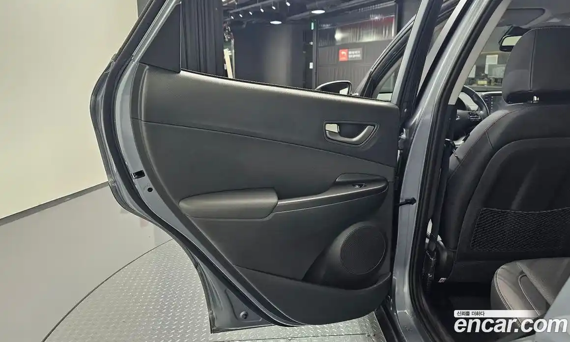Hyundai Kona 2018 1.6 автомат (гидро), фото 14