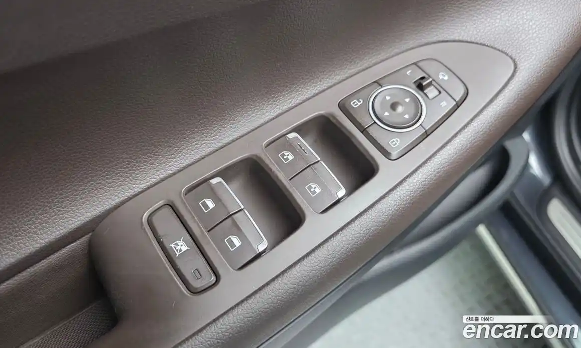 Hyundai Grandeur 2017 2.4 автомат (гидро), фото 12