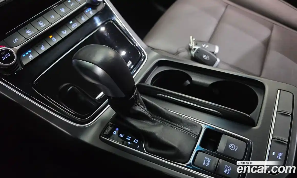 Hyundai Grandeur 2017 2.4 автомат (гидро), фото 9