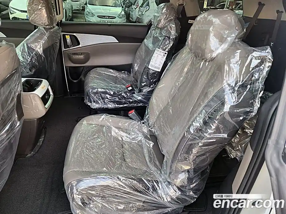 Kia Carnival 2025 1.6 автомат (гидро), фото 11