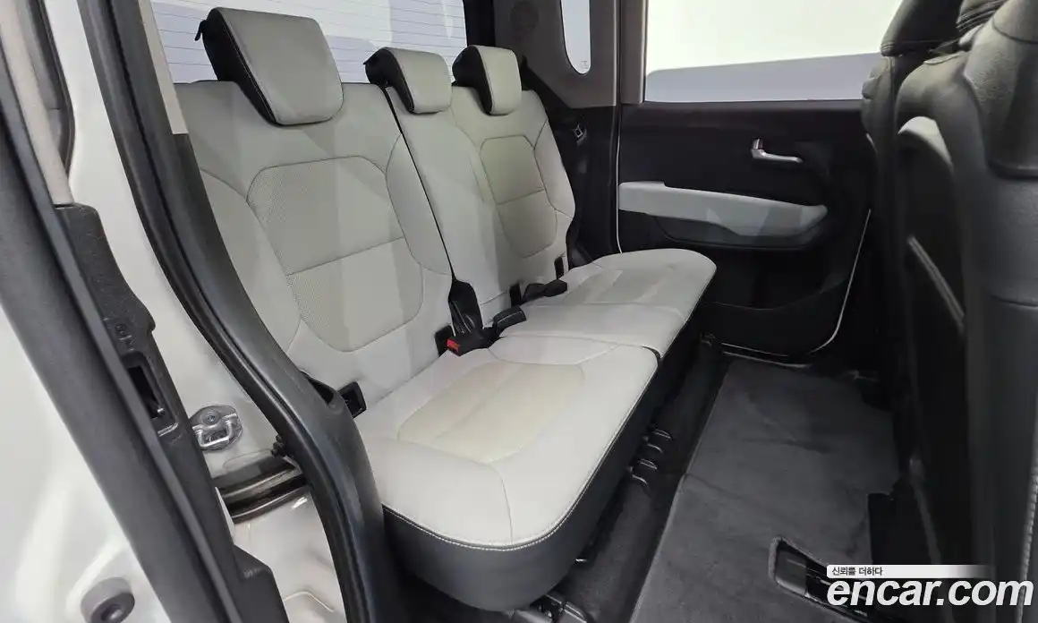 Kia Ray 2023 1.0 автомат (гидро), фото 31