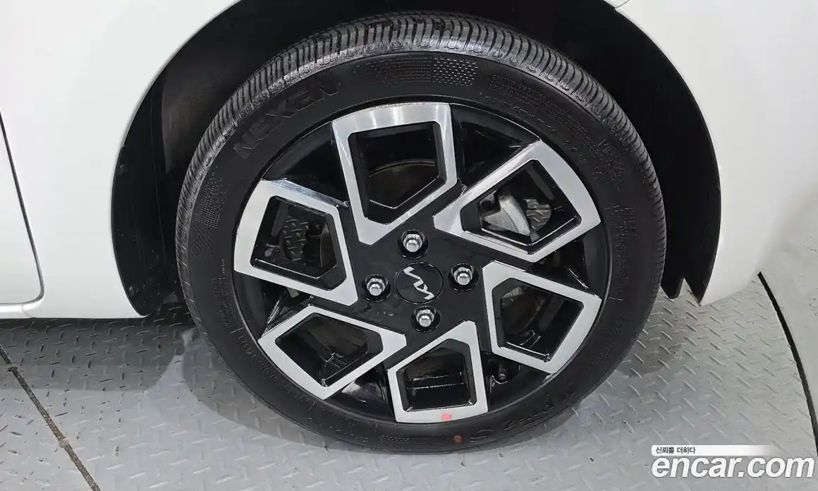 Kia Ray 2023 1.0 автомат (гидро), фото 7
