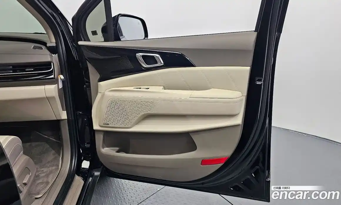 Kia Carnival 2025 1.6 автомат (гидро), фото 15