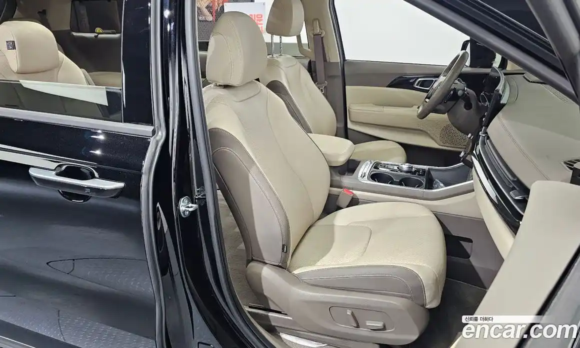 Kia Carnival 2025 1.6 автомат (гидро), фото 16