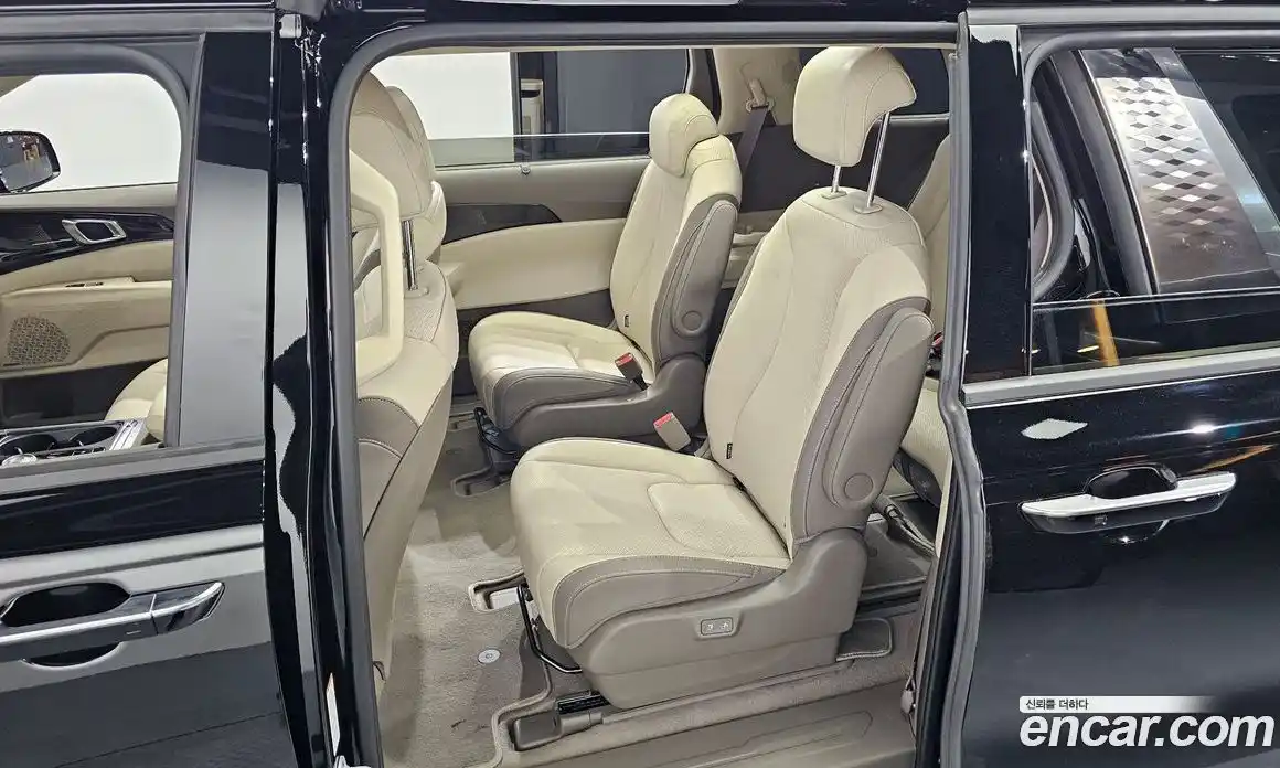 Kia Carnival 2025 1.6 автомат (гидро), фото 17