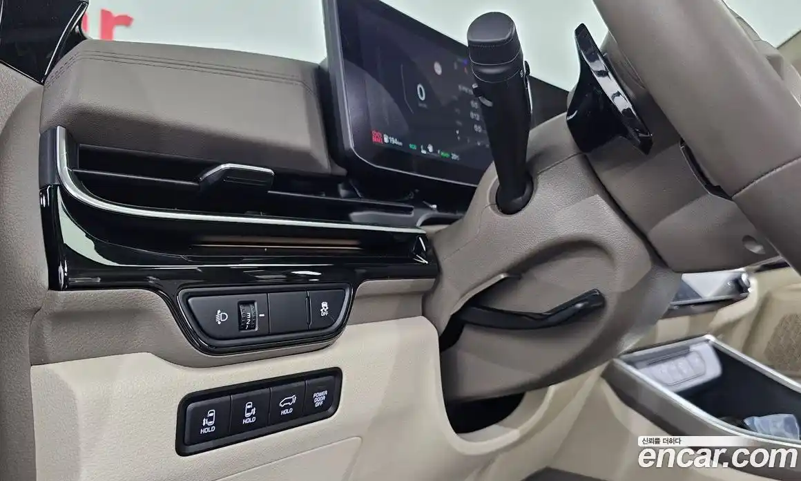Kia Carnival 2025 1.6 автомат (гидро), фото 30