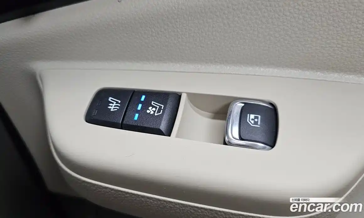 Kia Carnival 2025 1.6 автомат (гидро), фото 34