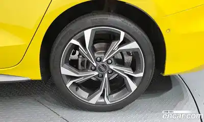 Audi A3 2025 2.0 автомат (гидро), миниатюра 7
