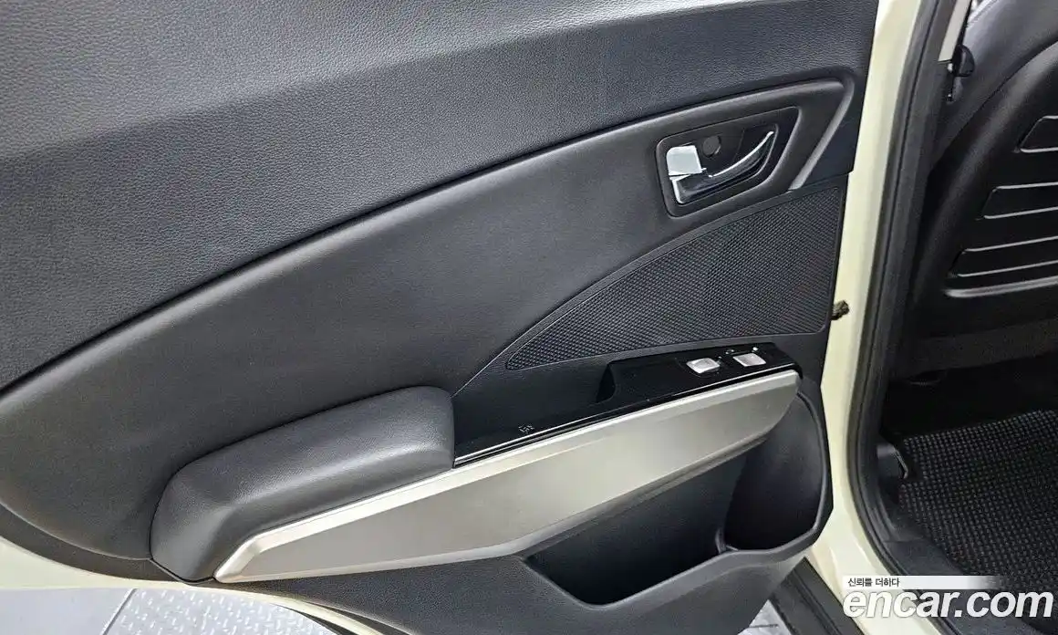 SsangYong TIBOLI 2015 1.6 автомат (гидро), фото 15