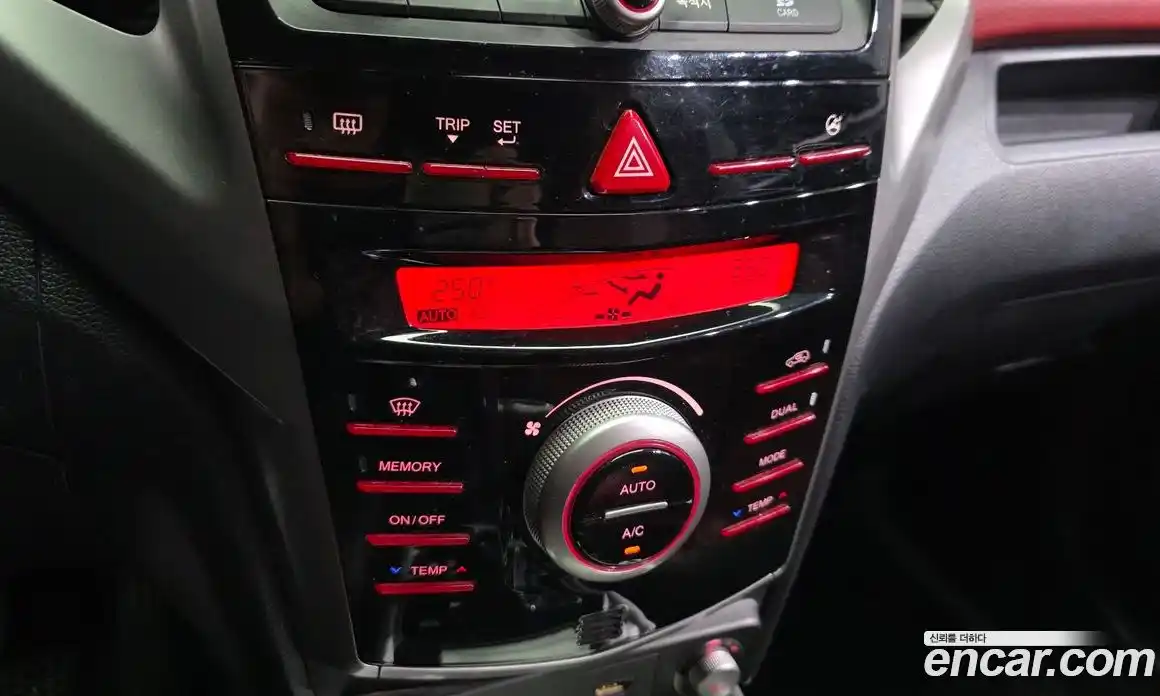SsangYong TIBOLI 2015 1.6 автомат (гидро), фото 16